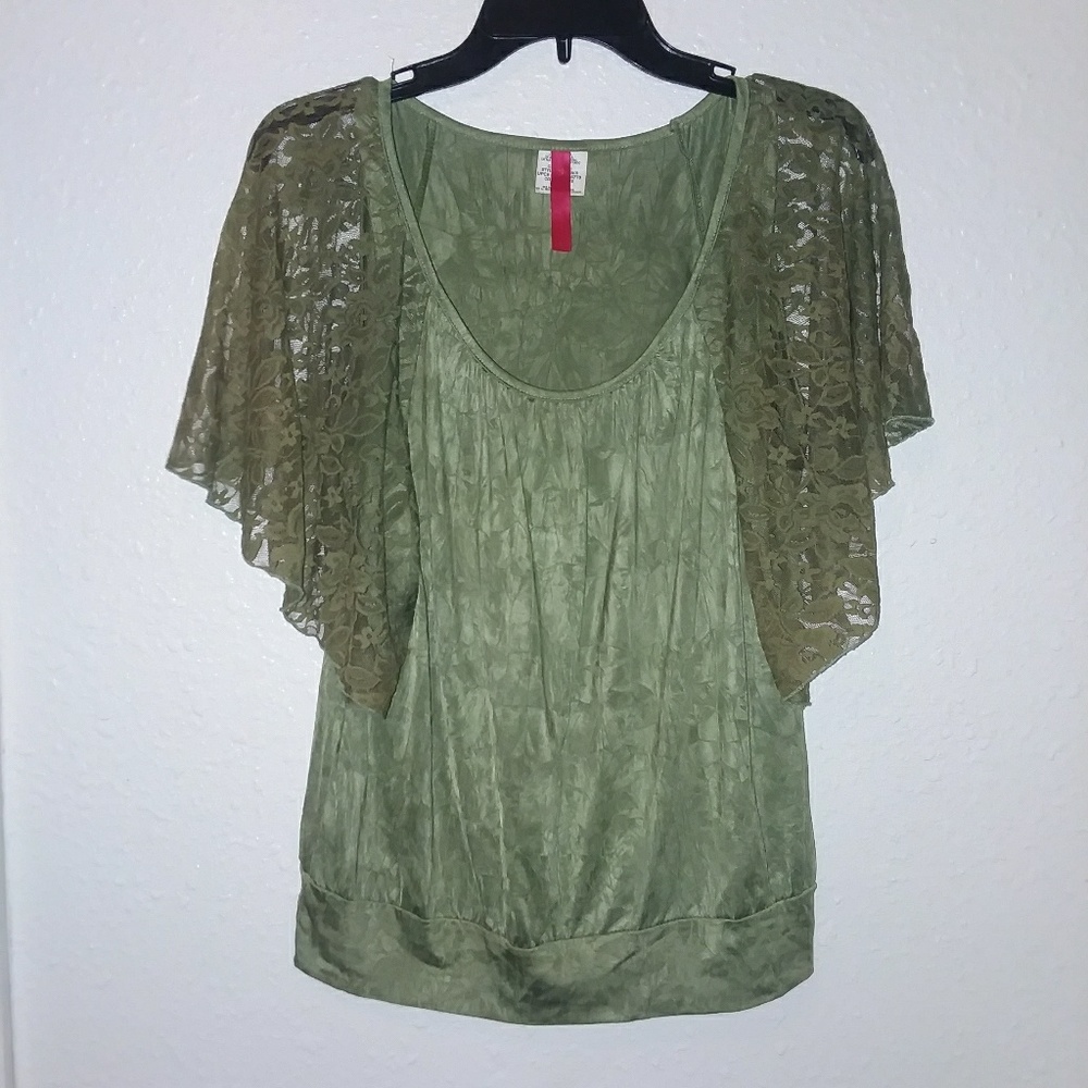 Cute blouse